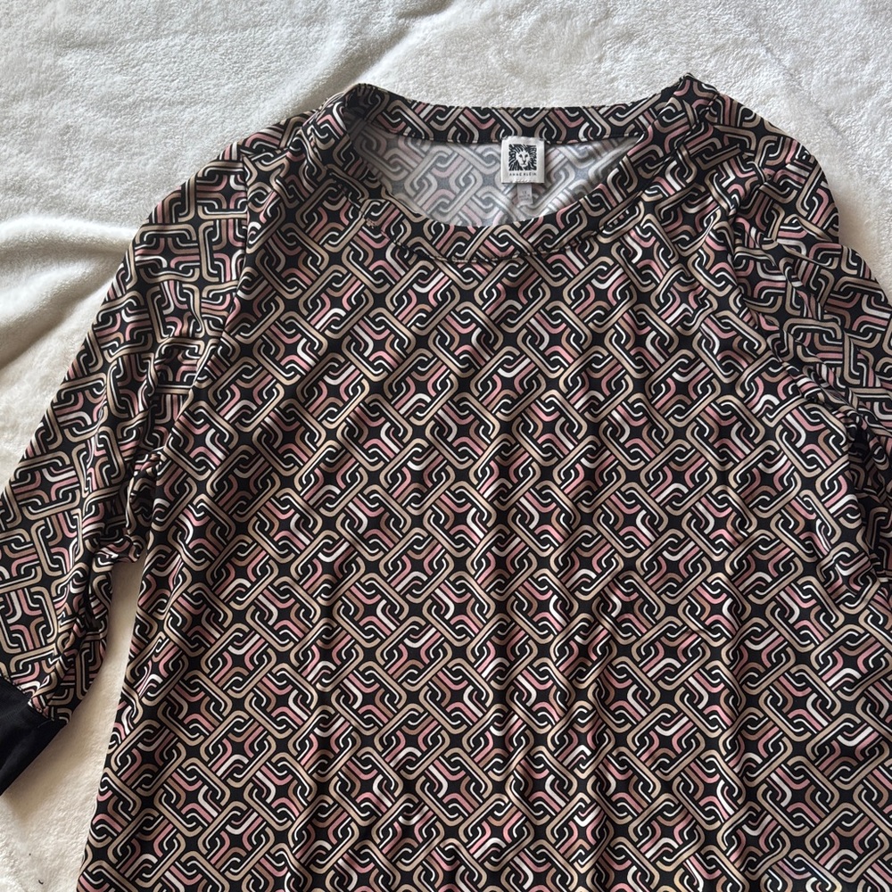 Anne Klein Black and White Geometric Top